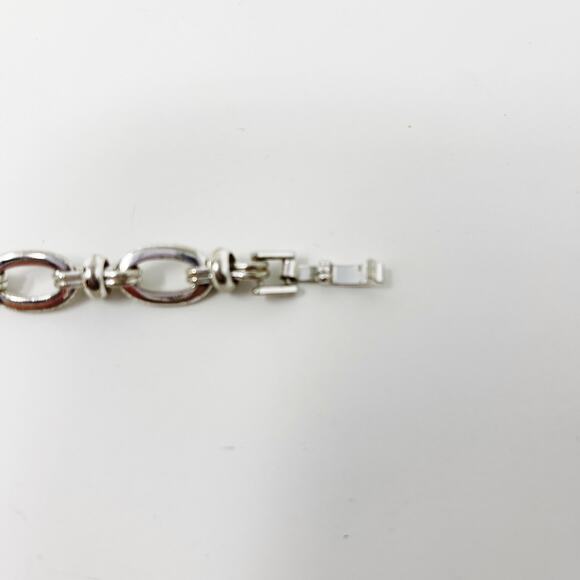 Silver Tone Chainlink Bracelet Latch Closure Costume Statement Stackable - Picture 5 of 8